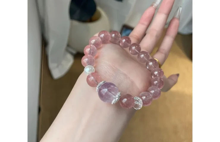 Large-bead Strawberry Quartz Bracelet