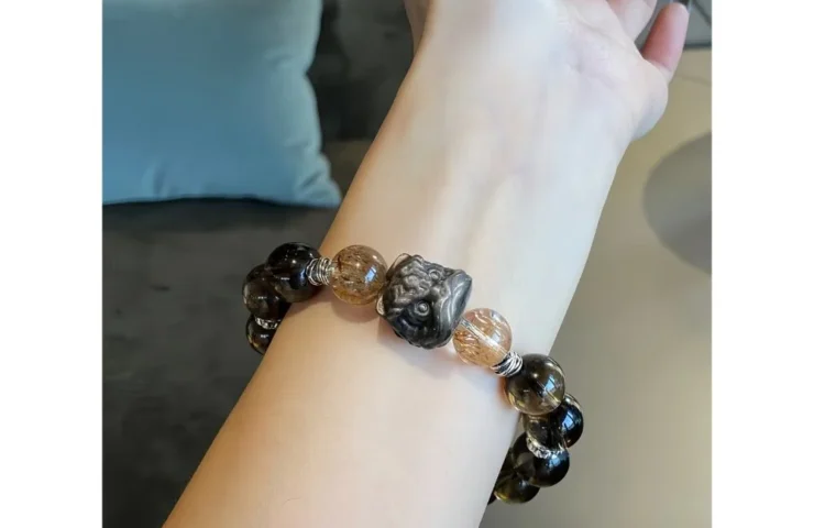 Black Feather Power Crystal Bracelet3