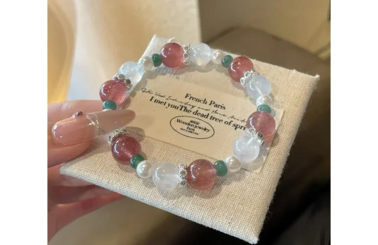 Strawberry Love Crystal Bracelet3