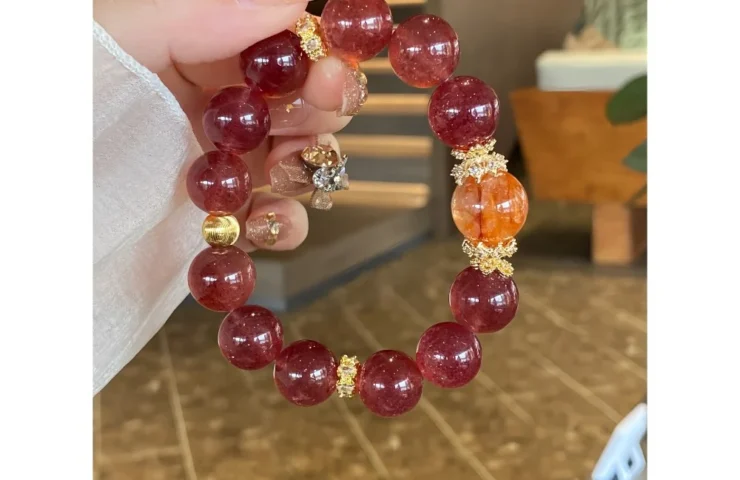 Pigeon Blood Strawberry Quartz Crystal Bracelet1