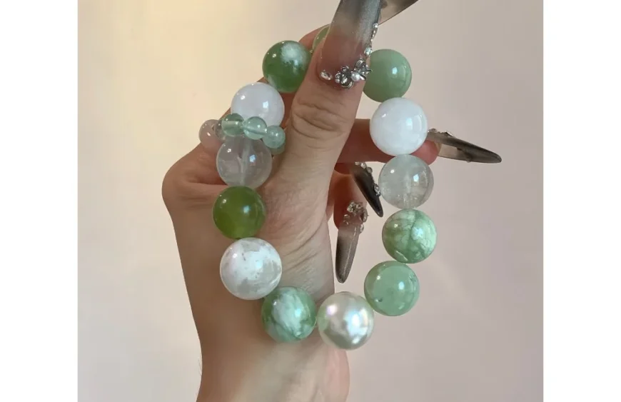 White Snow Phantom & Green Crystal Jade Crystal Bracelet1